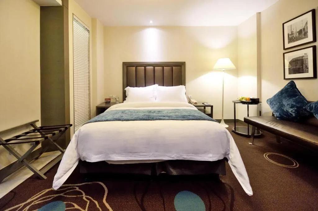 Bed in Jinjiang Metropolo Hotel Classiq YMCA People Square