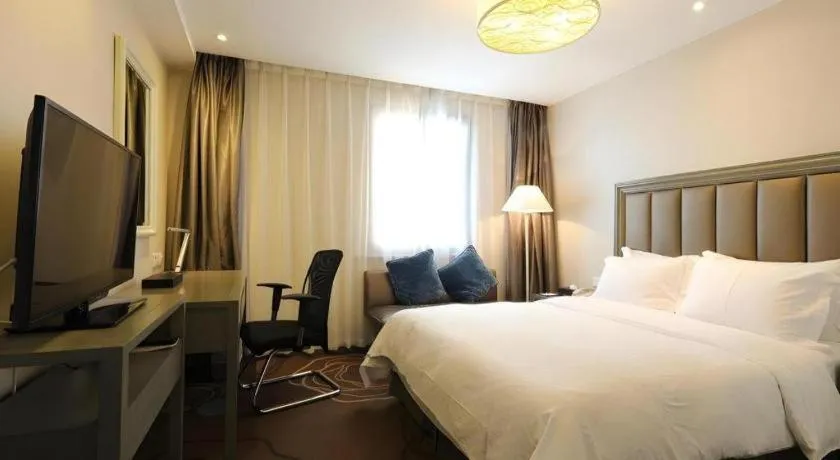 Bed in Jinjiang Metropolo Hotel Classiq YMCA People Square