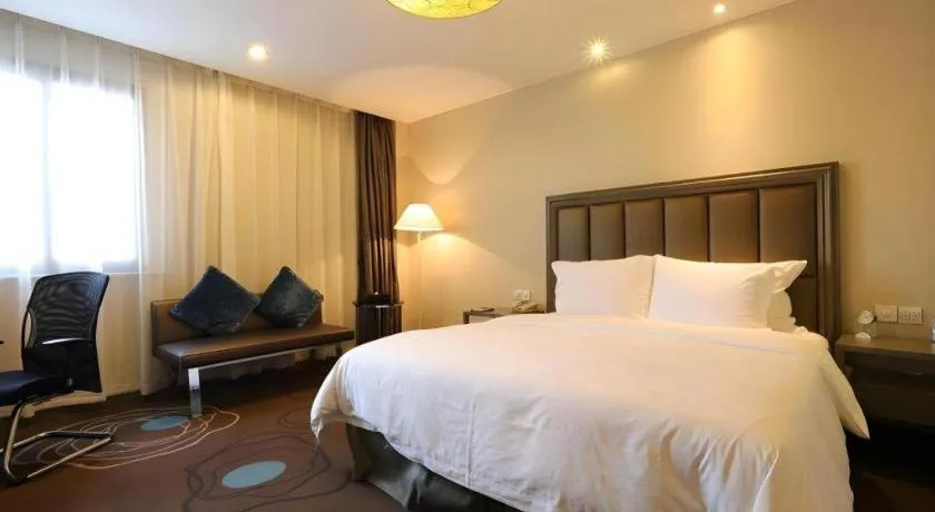 Bed in Jinjiang Metropolo Hotel Classiq YMCA People Square