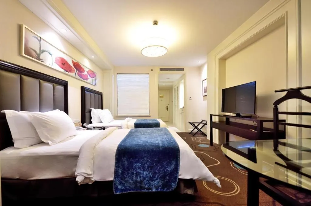 Bed in Jinjiang Metropolo Hotel Classiq YMCA People Square