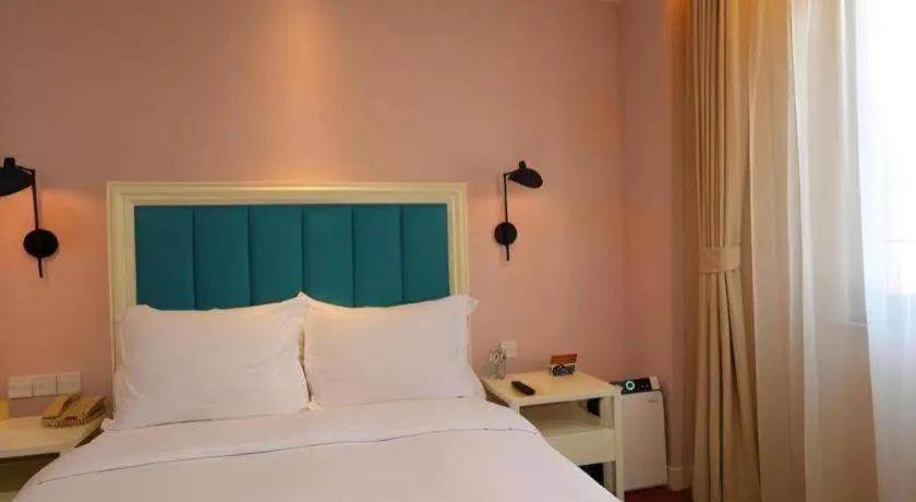 Bed in Jinjiang Metropolo Hotel Classiq YMCA People Square