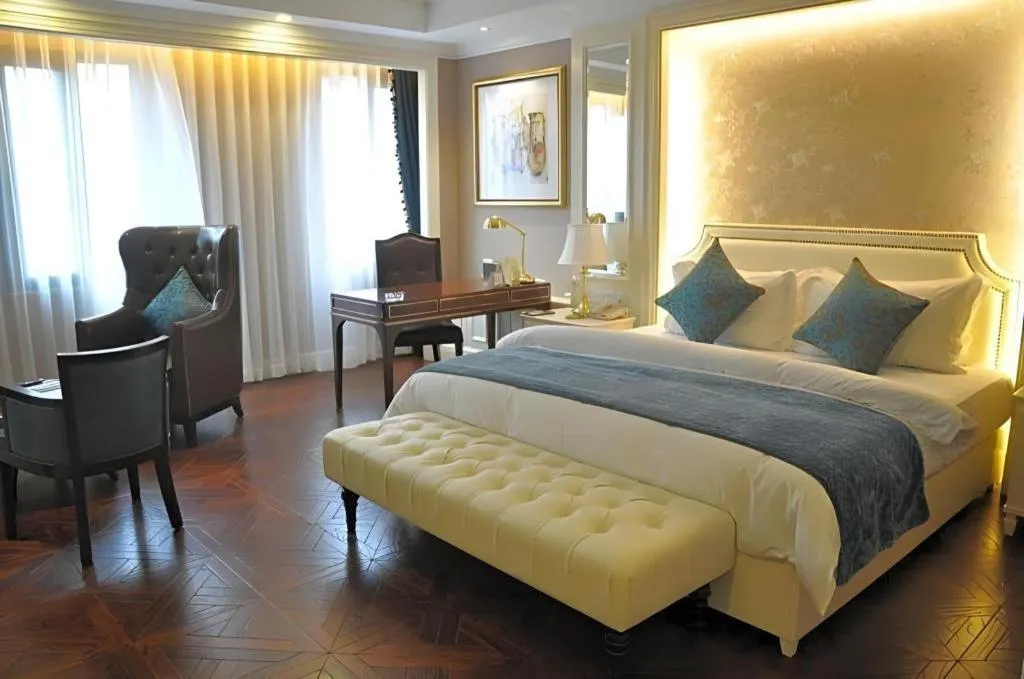 Bed in Jinjiang Metropolo Hotel Classiq YMCA People Square