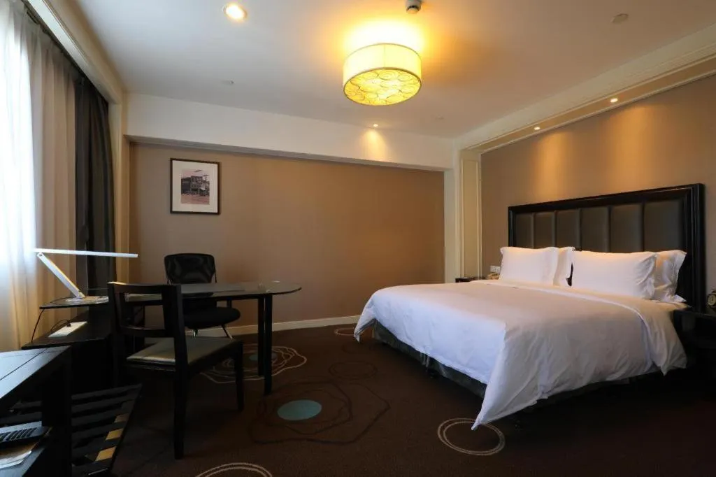 Bed in Jinjiang Metropolo Hotel Classiq YMCA People Square