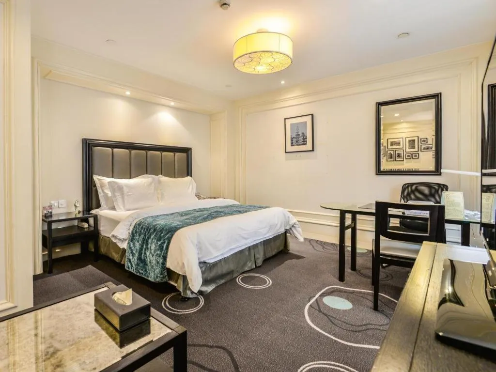 Bed in Jinjiang Metropolo Hotel Classiq YMCA People Square