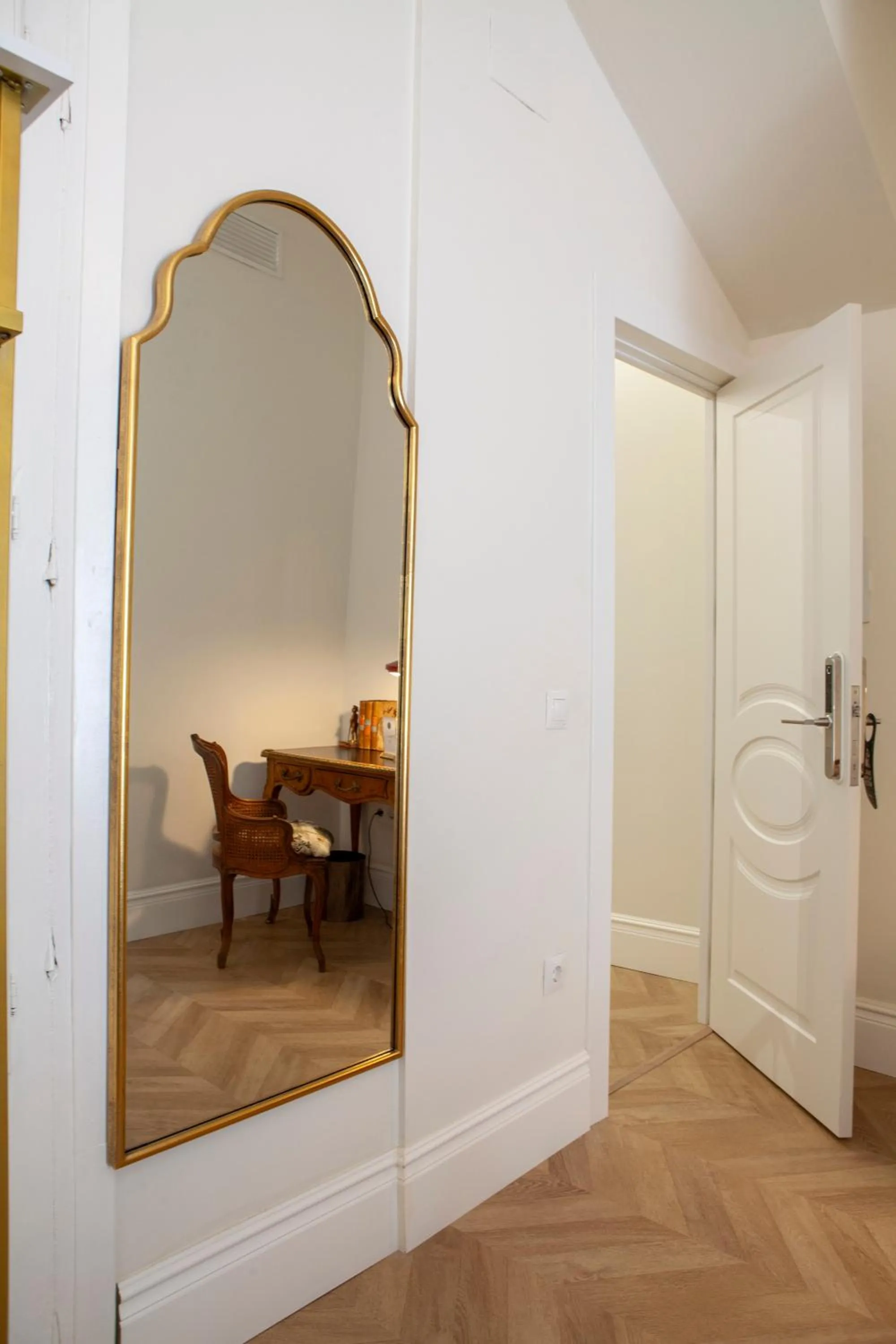 Double Room with Balcony in Pries Homes La Casa Azul