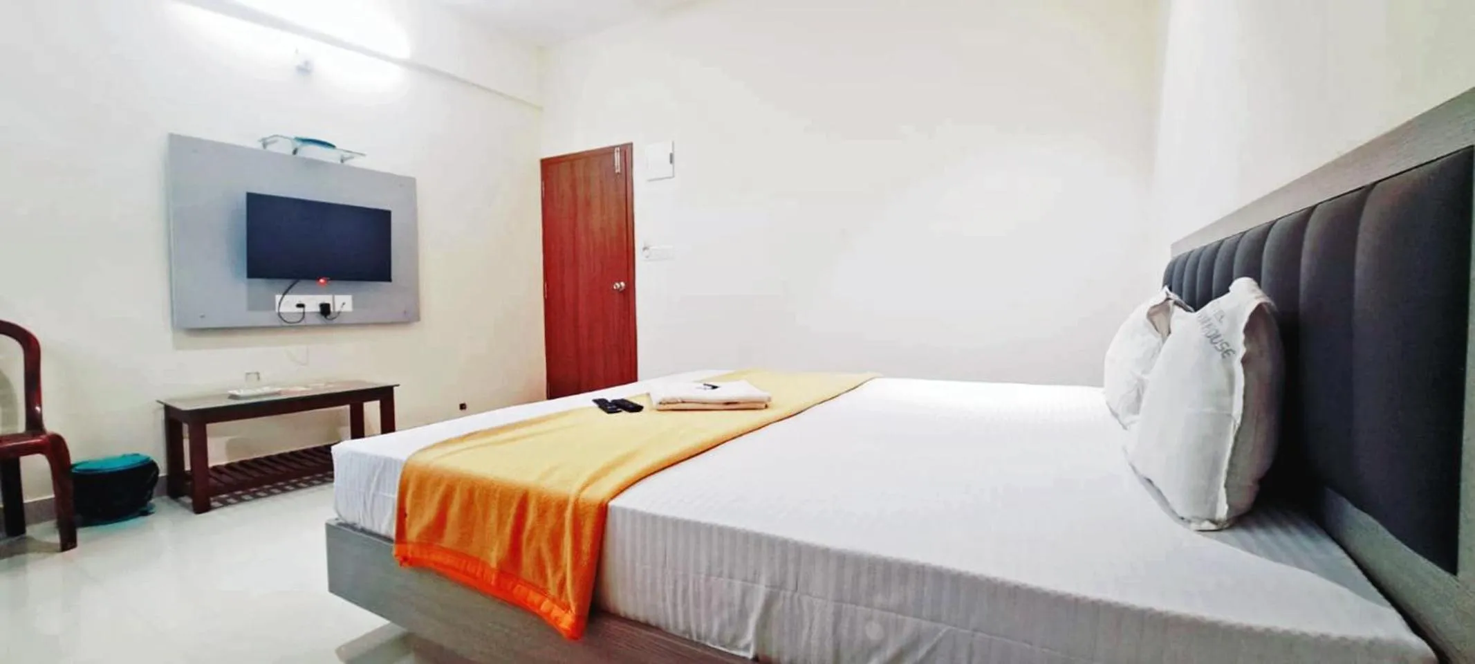 Bedroom, Bed in Hotel White Stone Premier Inn