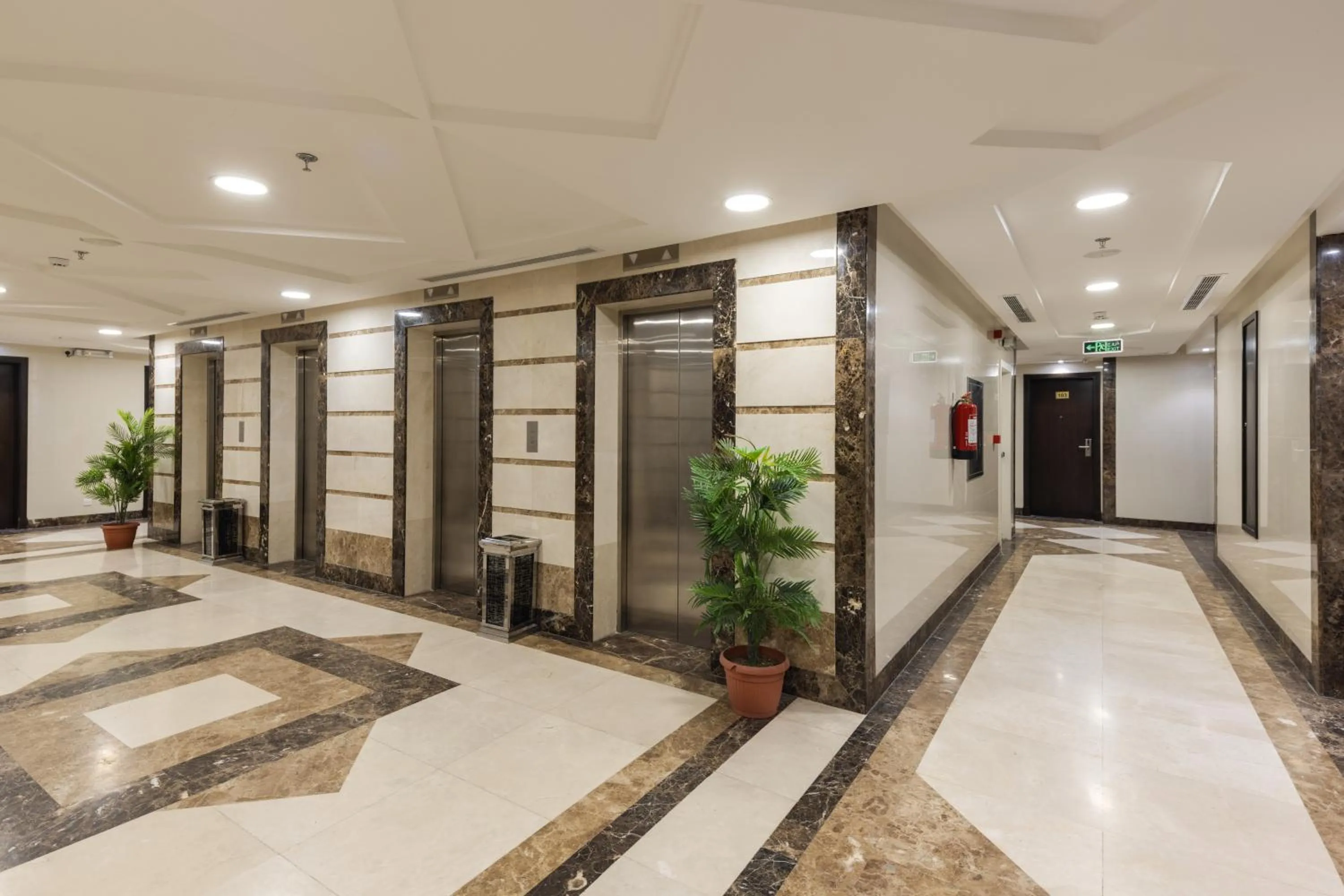 elevator in Snood Al Huda