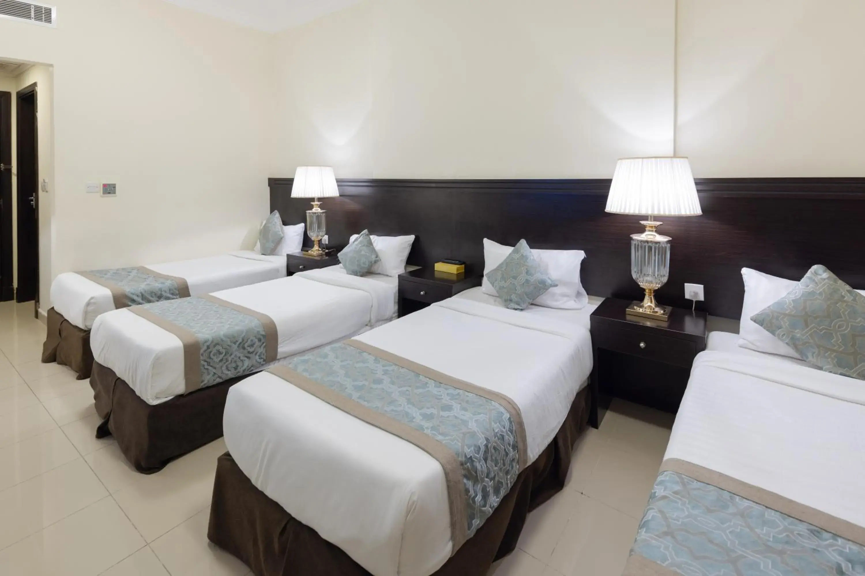 Bed in فندق سنود الهدي Snood Al Huda Hotel Bed in فندق سنود الهدي Snood Al Huda Hotel