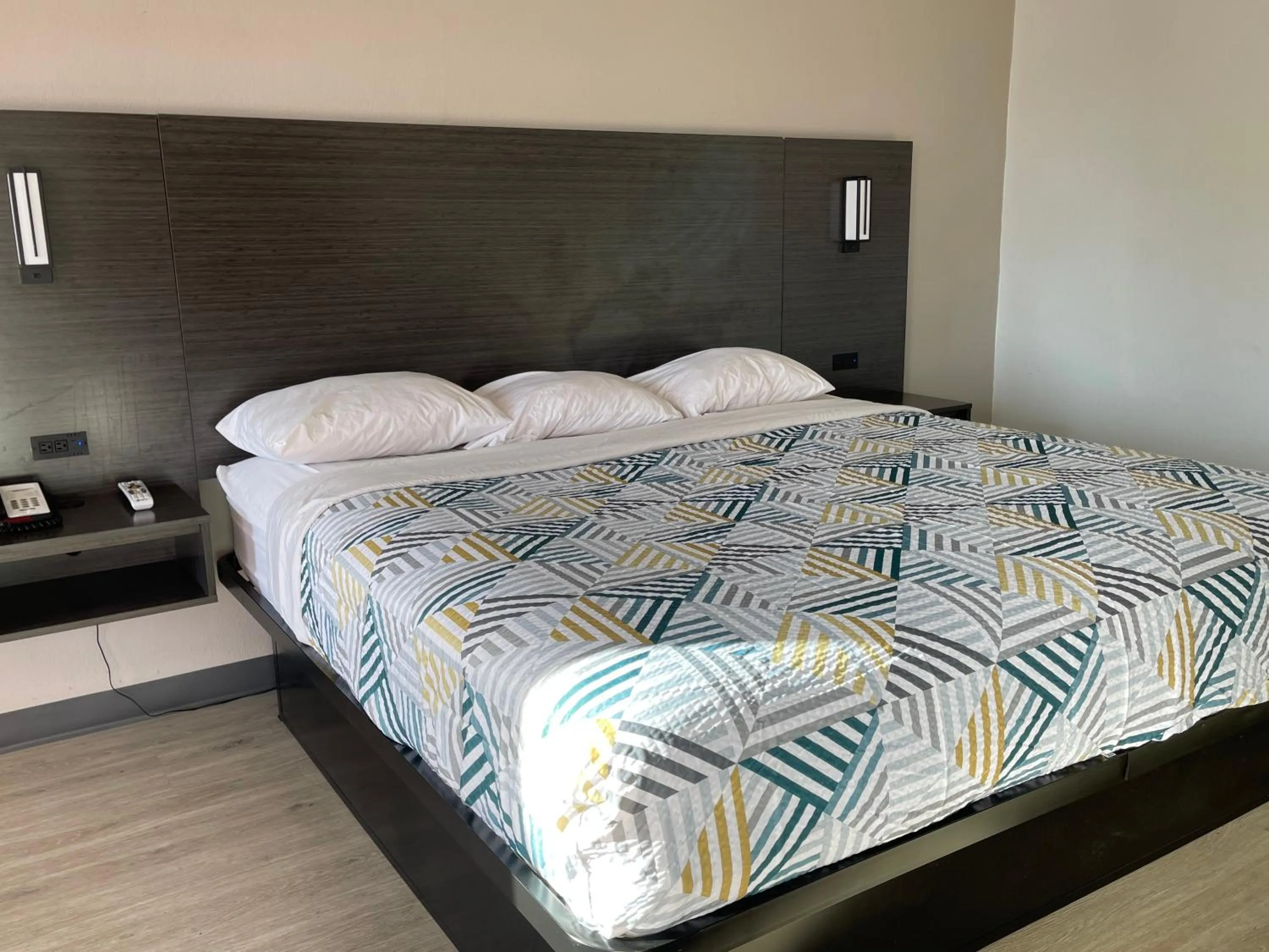 Bedroom, Bed in Motel 6 Stockbridge GA Hwy 138 W