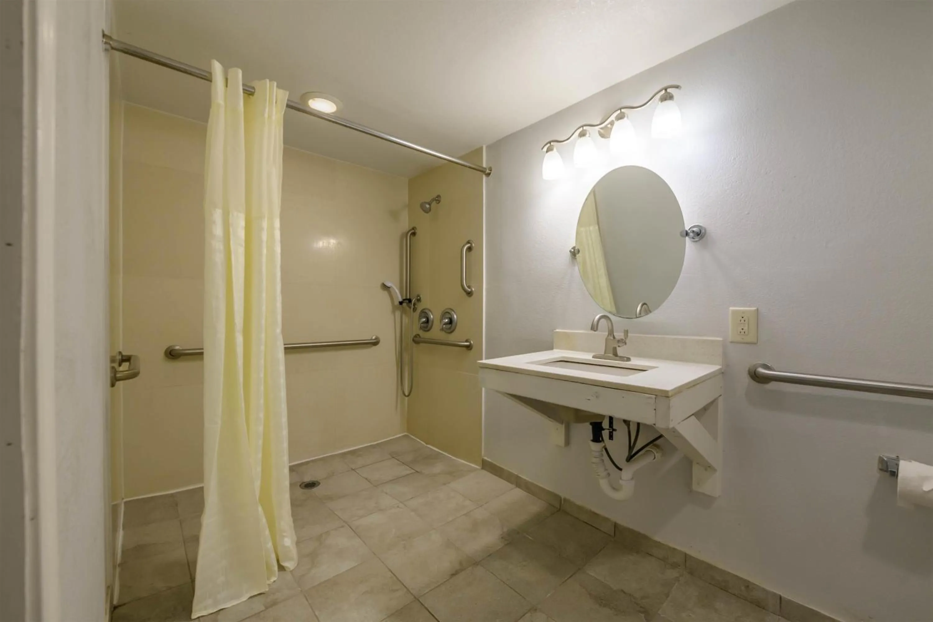 Bathroom in Motel 6 Stockbridge GA Hwy 138 W