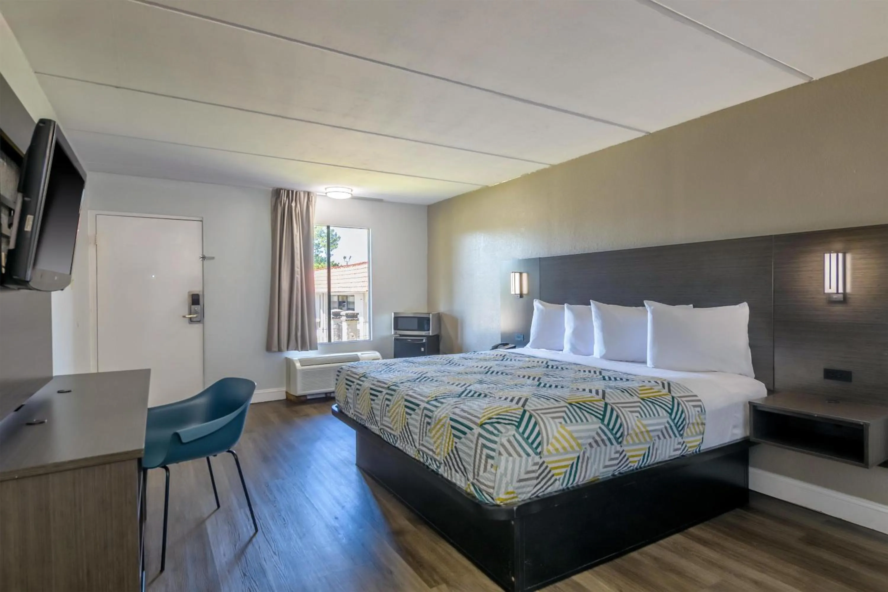 Bedroom, Bed in Motel 6 Stockbridge GA Hwy 138 W