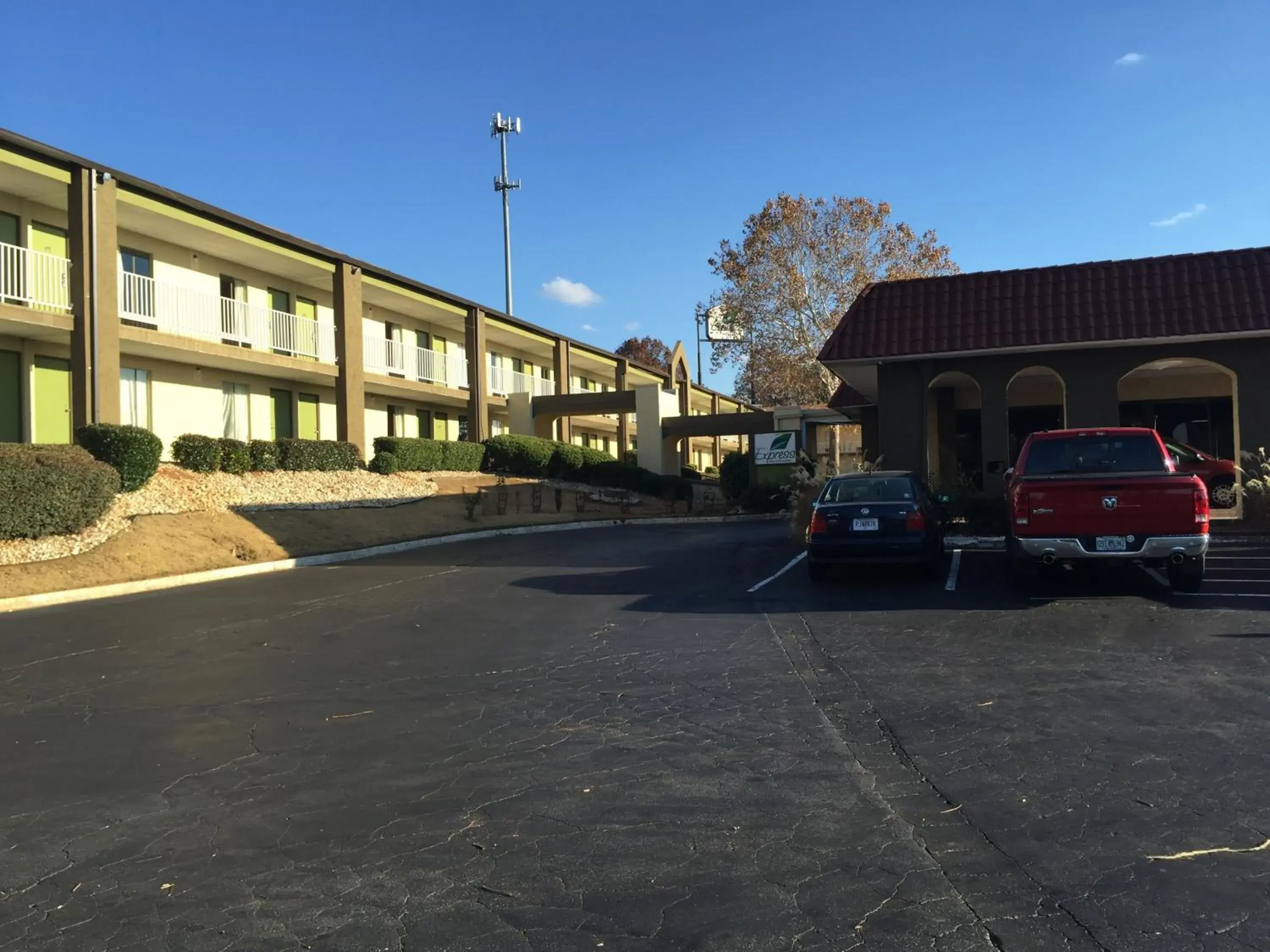 Property Building in Motel 6 Stockbridge GA Hwy 138 W