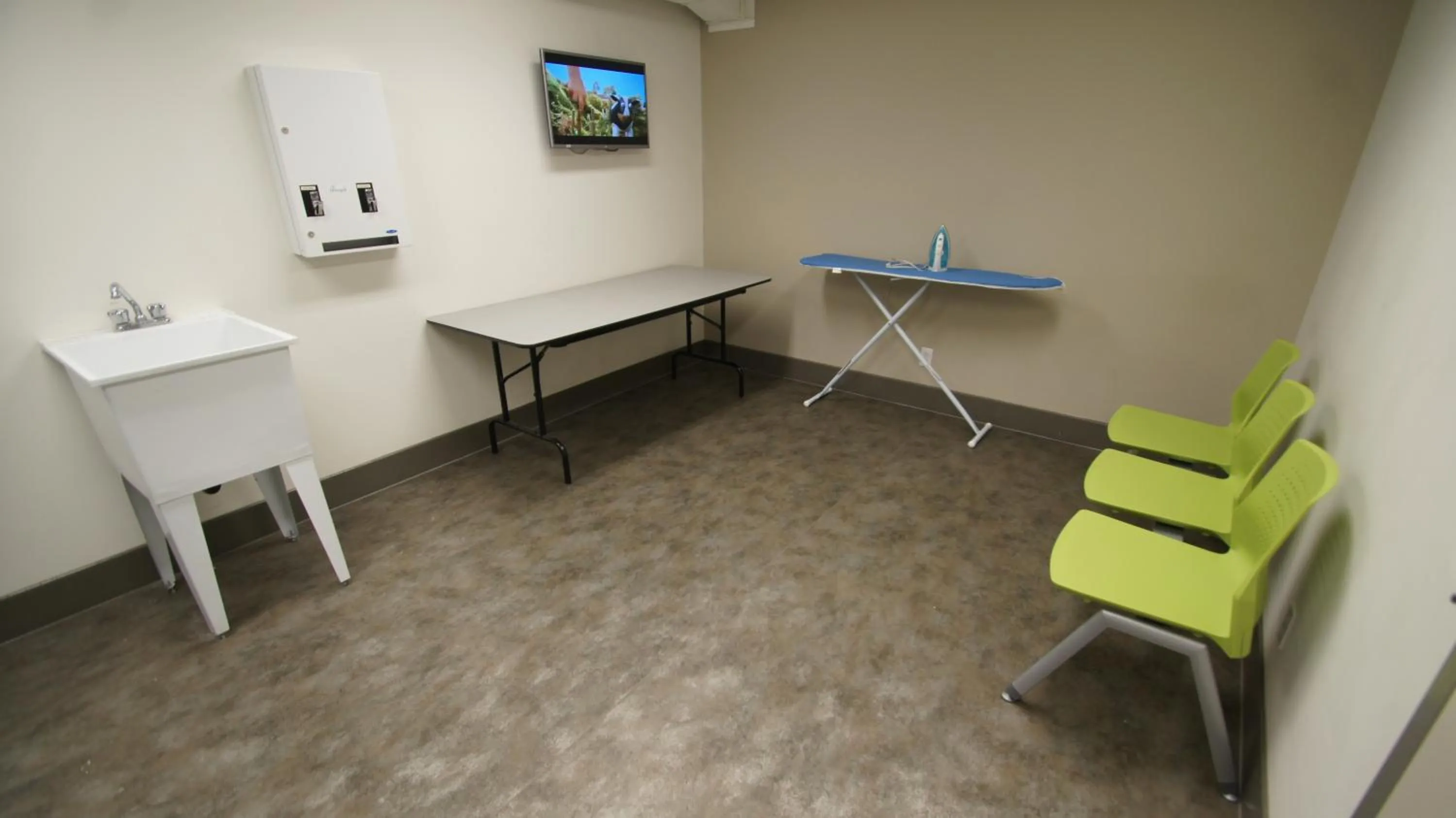 Area and facilities in HI Calgary City Centre - Hostel