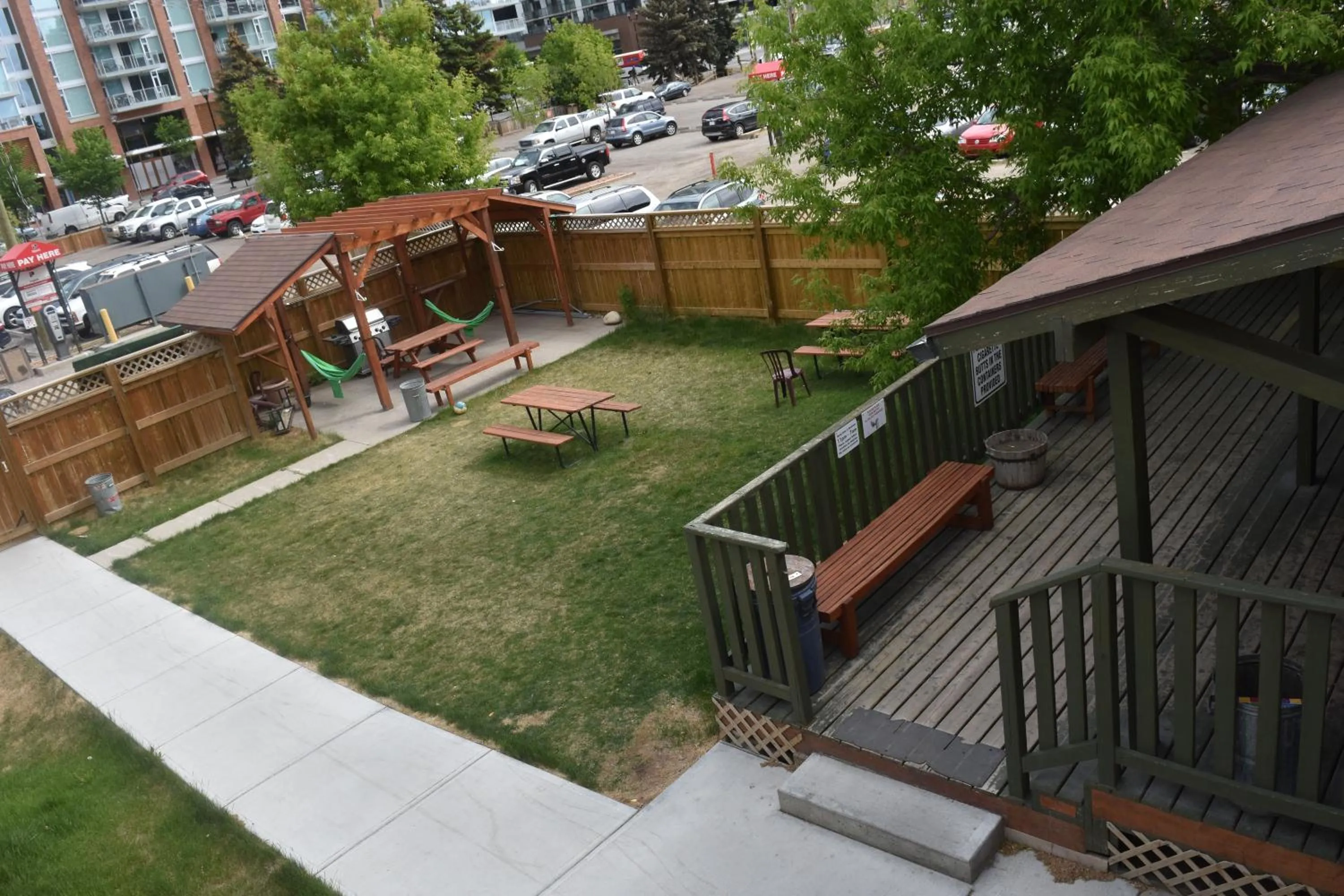 BBQ facilities in HI Calgary City Centre - Hostel