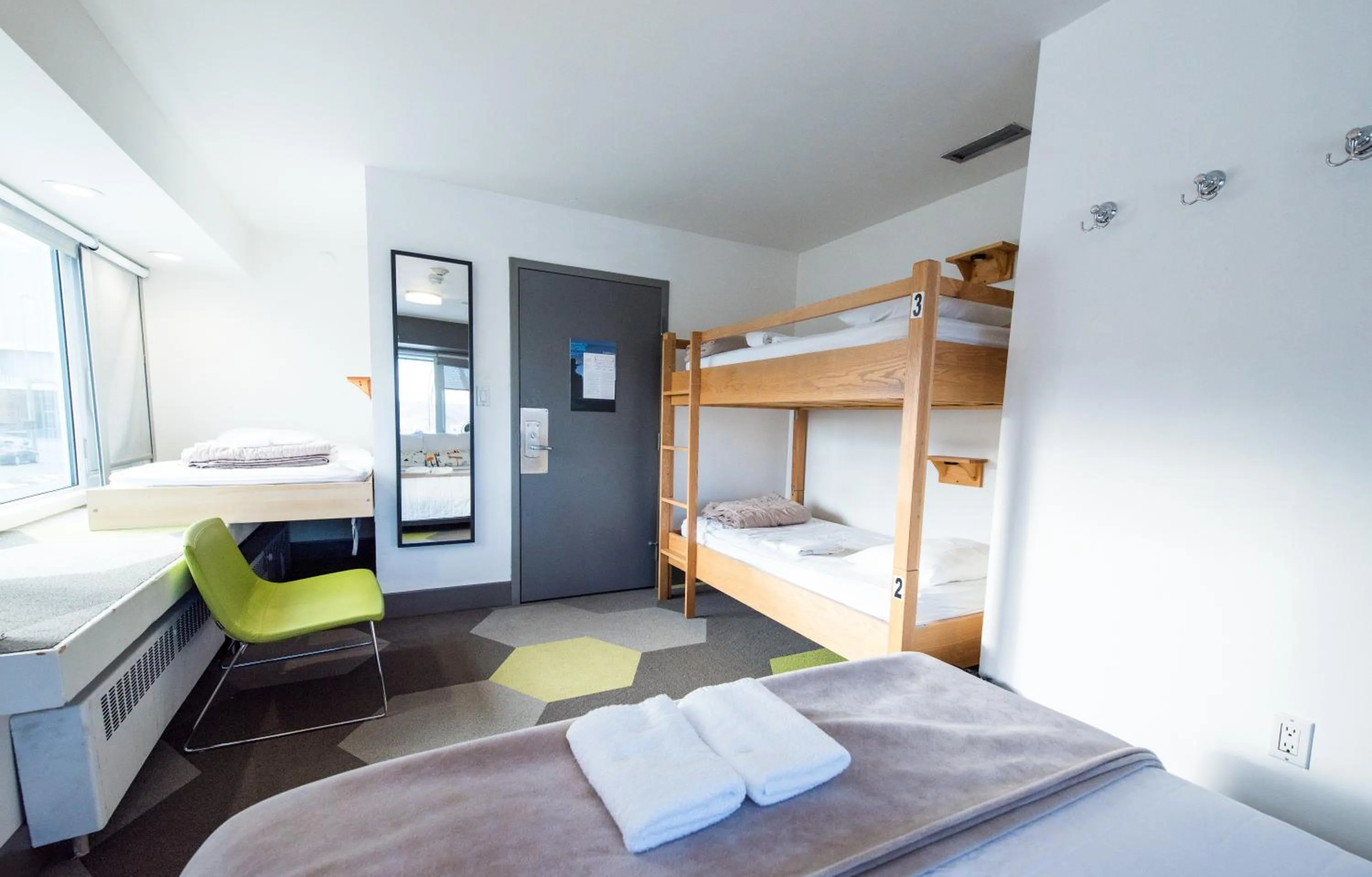 Bed in HI Calgary City Centre - Hostel