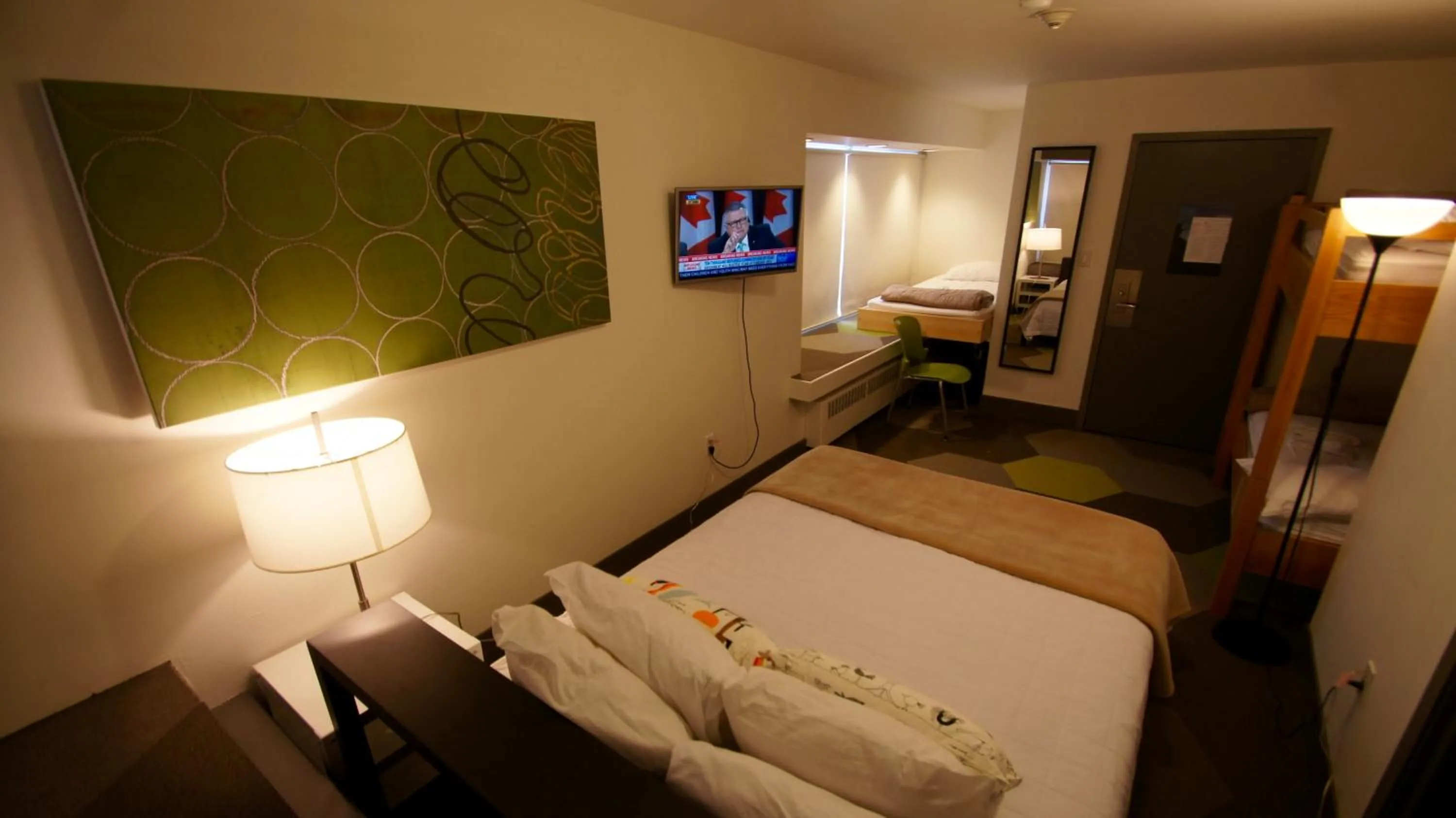 Photo of the whole room, Bed in HI Calgary City Centre - Hostel