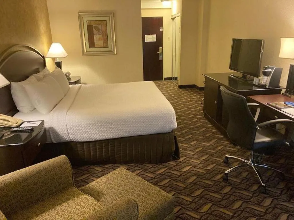 Bed in Radisson Hotel Austin - University