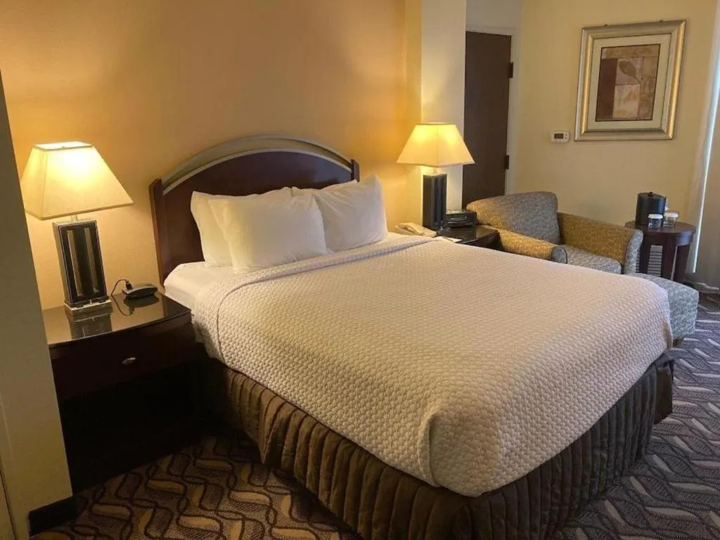 Bed in Radisson Hotel Austin - University