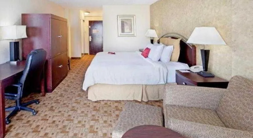 Bed in Radisson Hotel Austin - University