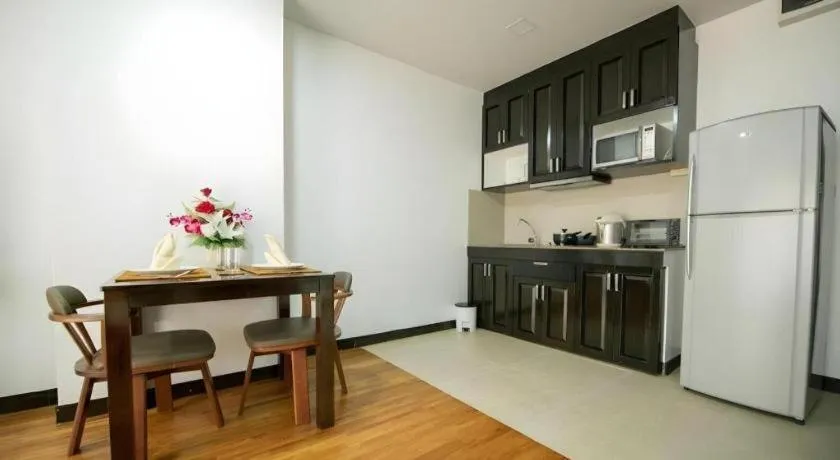 J Town serviced Apartments&hotel