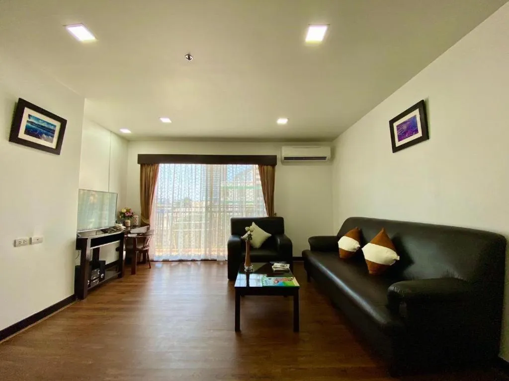 J Town serviced Apartments&hotel