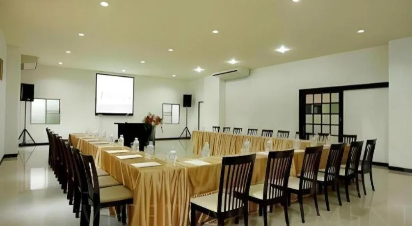 J Town serviced Apartments&hotel