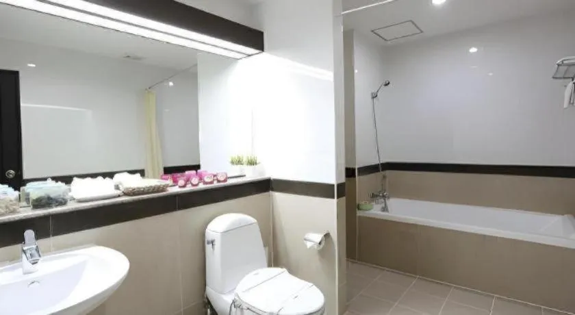 J Town serviced Apartments&hotel