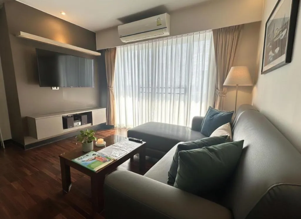 J Town serviced Apartments&hotel