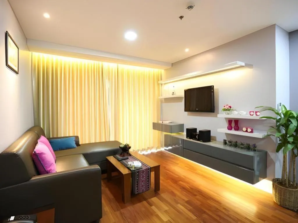 J Town serviced Apartments&hotel