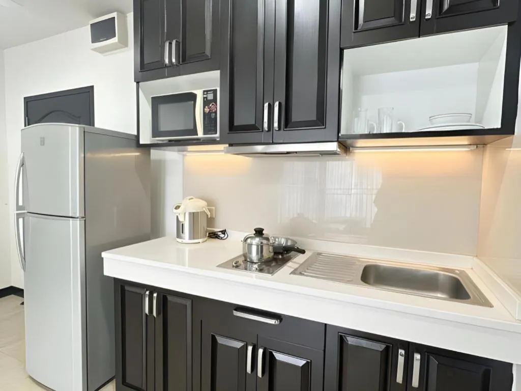 J Town serviced Apartments&hotel