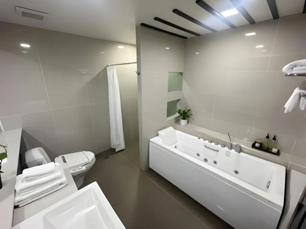 J Town serviced Apartments&hotel