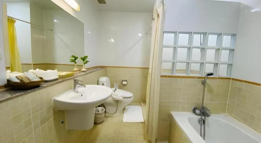 J Town serviced Apartments&hotel