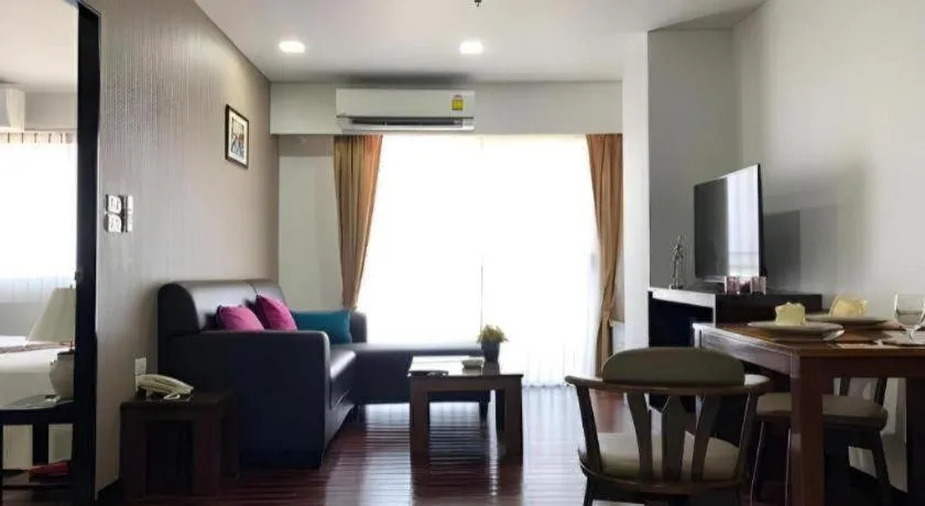 J Town serviced Apartments&hotel