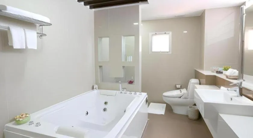 J Town serviced Apartments&hotel