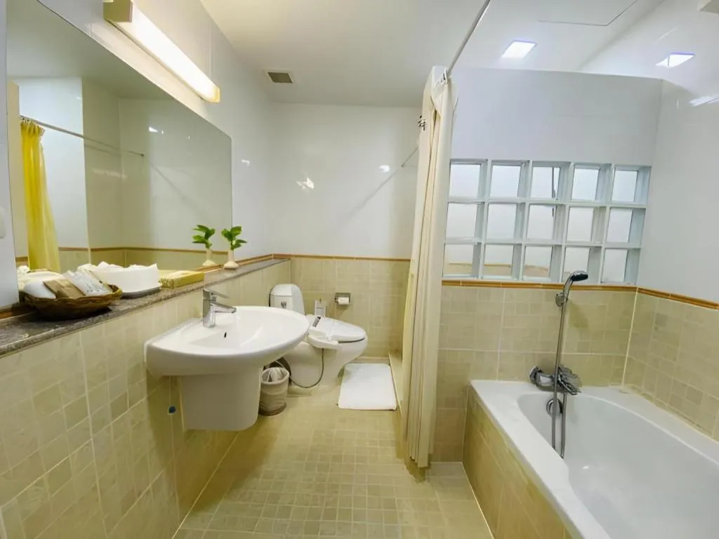 J Town serviced Apartments&hotel