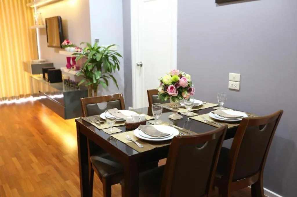 J Town serviced Apartments&hotel