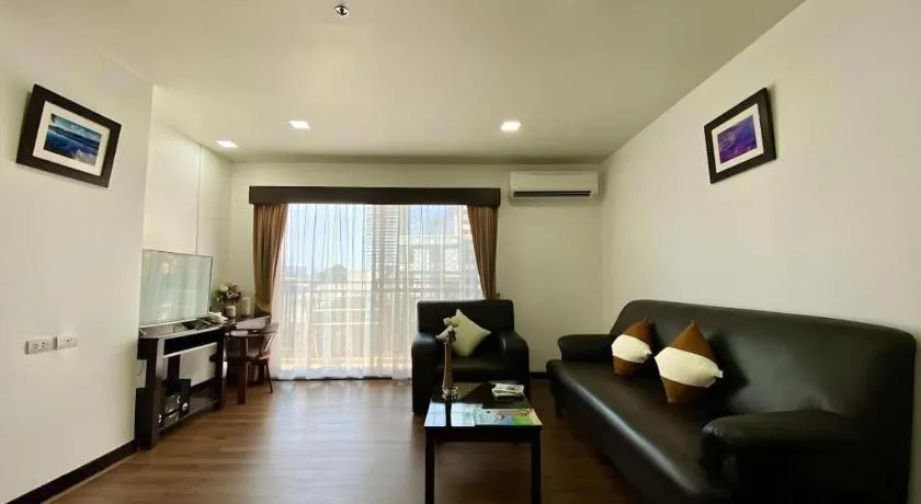 J Town serviced Apartments&hotel