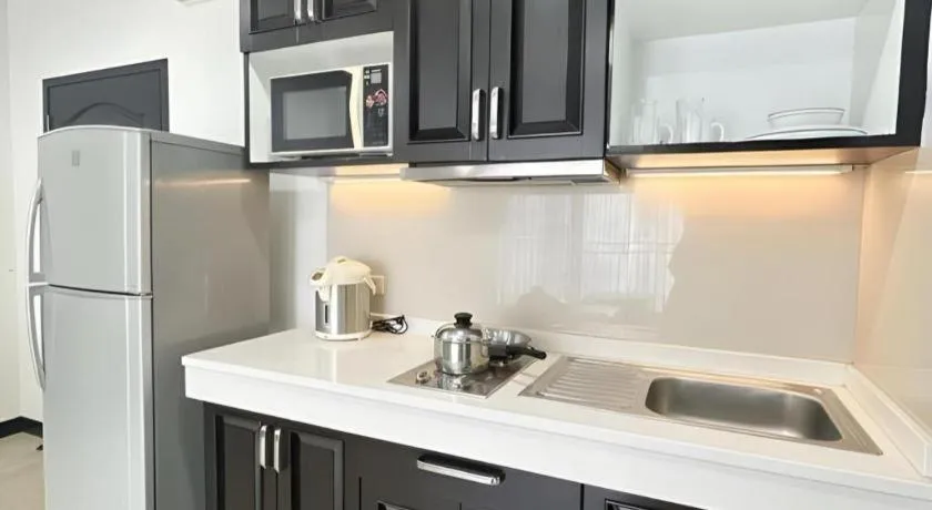 J Town serviced Apartments&hotel