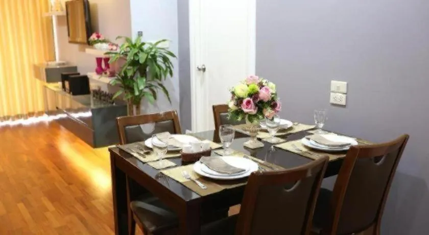 J Town serviced Apartments&hotel