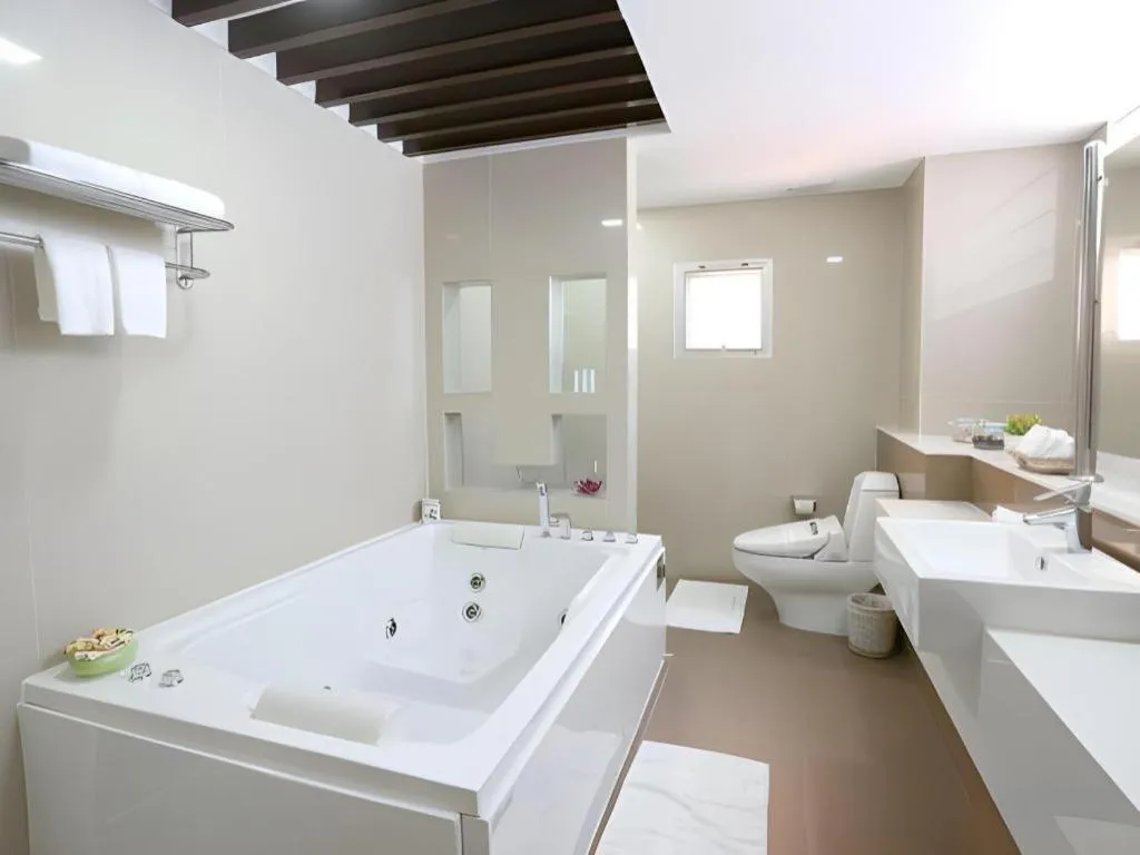 J Town serviced Apartments&hotel