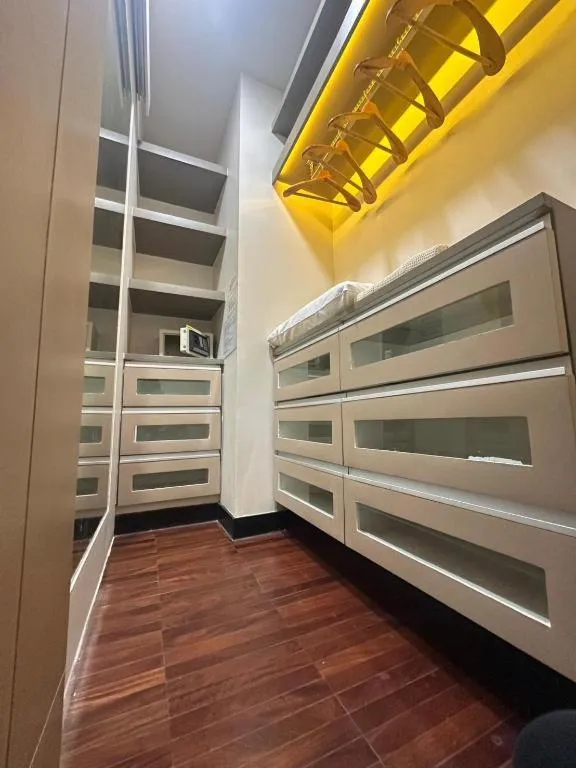 J Town serviced Apartments&hotel