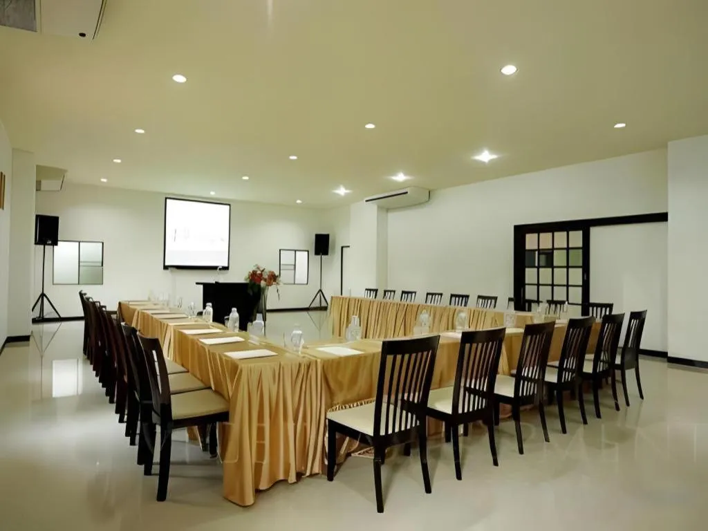 J Town serviced Apartments&hotel