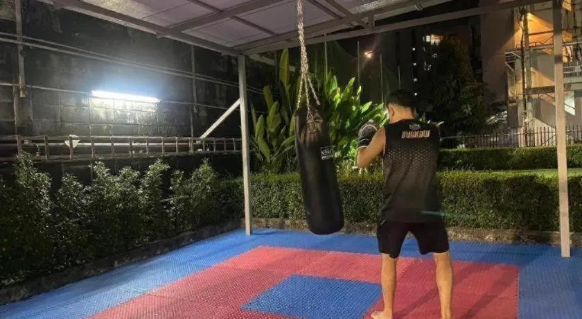 J Town serviced Apartments&hotel