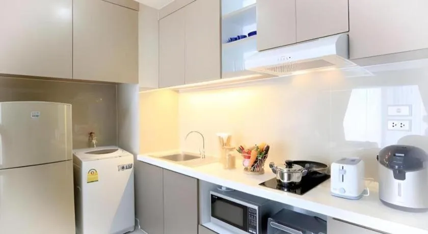 J Town serviced Apartments&hotel