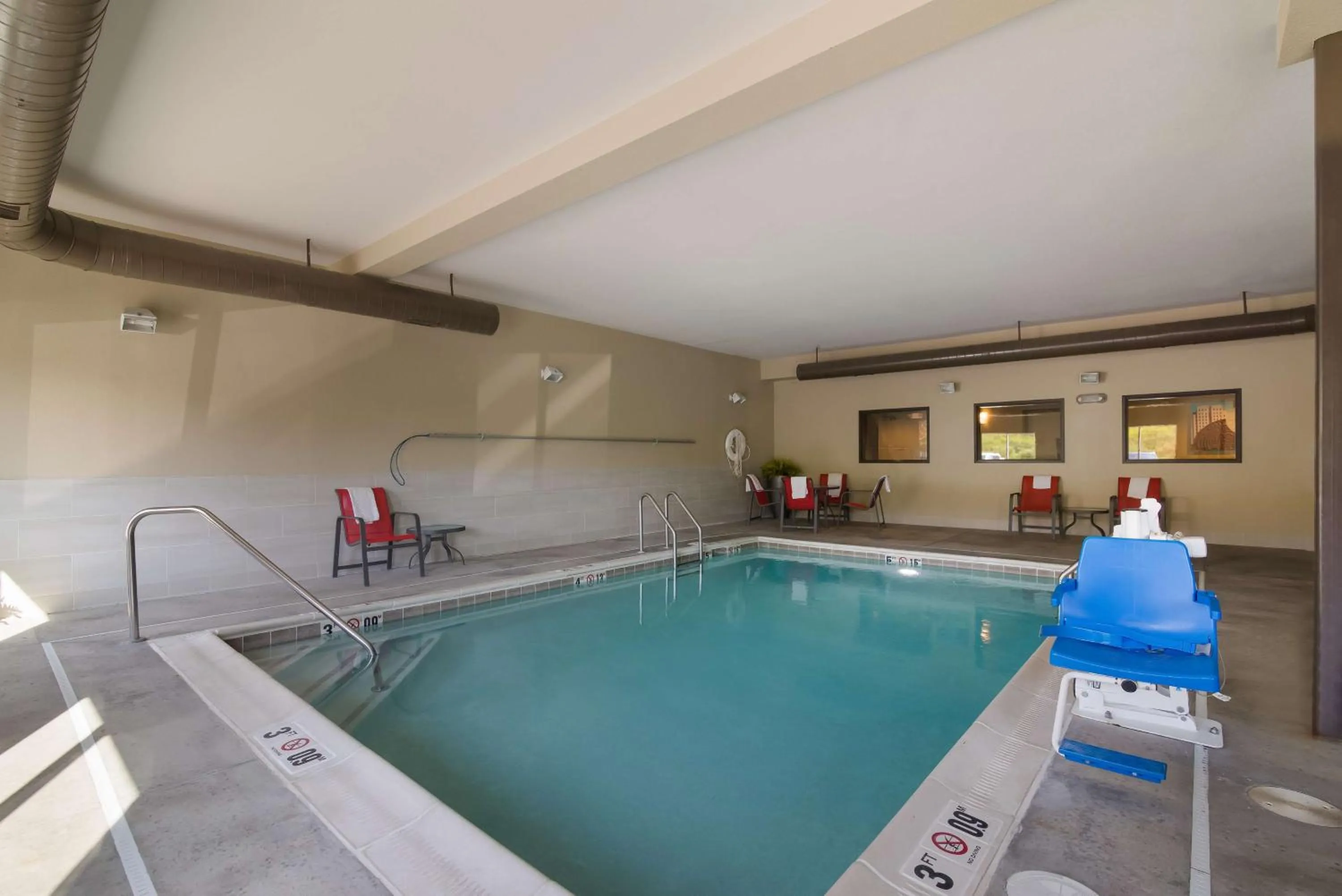 Pool view in Best Western Roosevelt Place