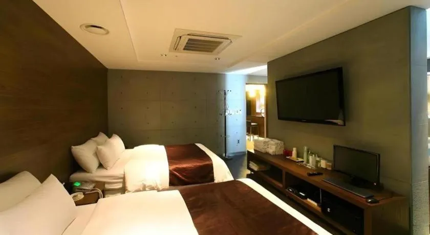 Bed in Nox Boutique Hotel