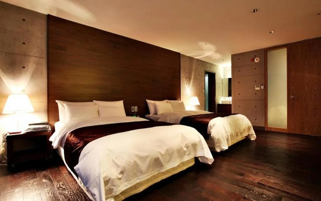Bed in Nox Boutique Hotel