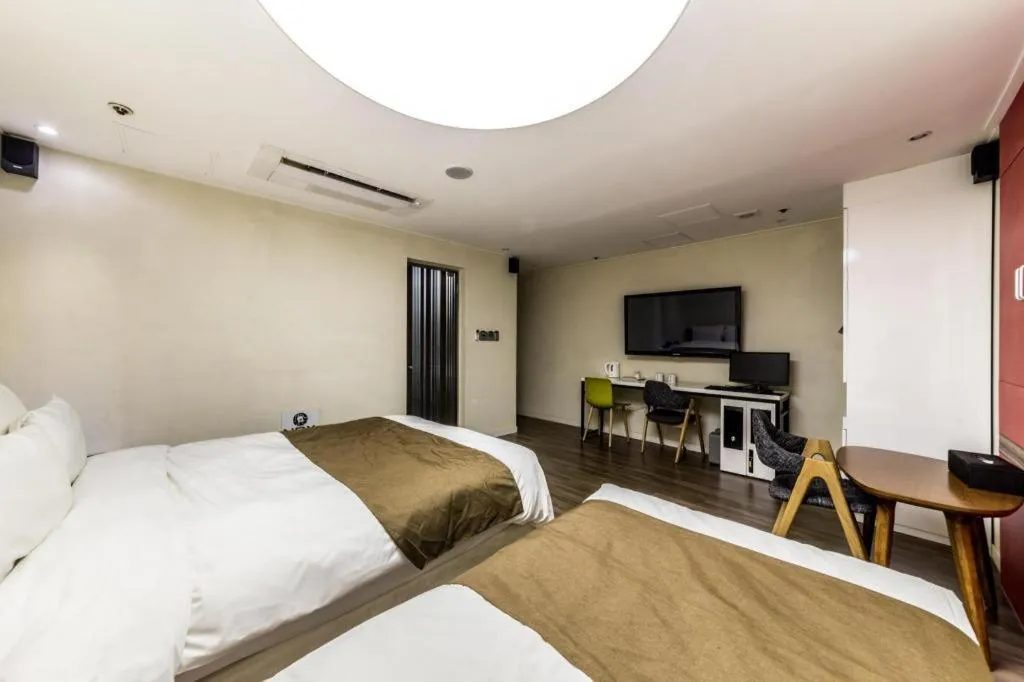 Bed in Nox Boutique Hotel