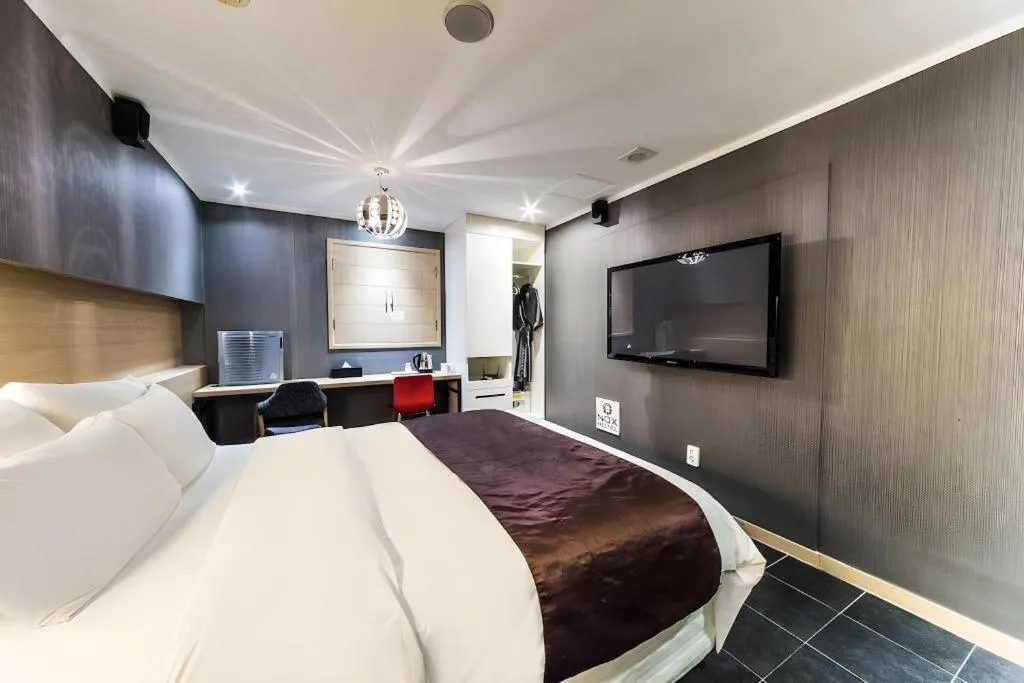 Bed in Nox Boutique Hotel