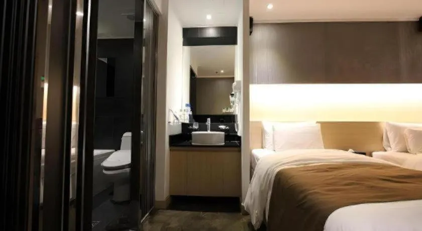 Bed in Nox Boutique Hotel